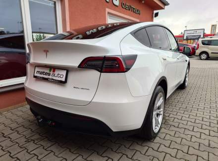 Tesla - Model Y