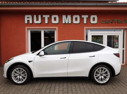 Tesla - Model Y