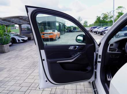 BMW - X7