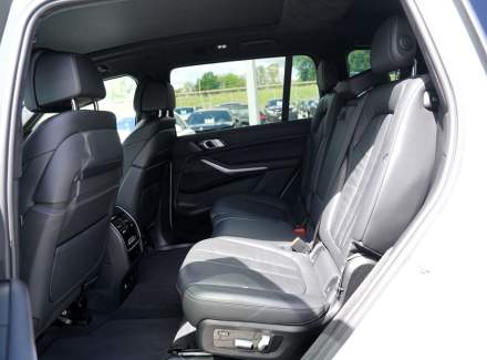 BMW - X7