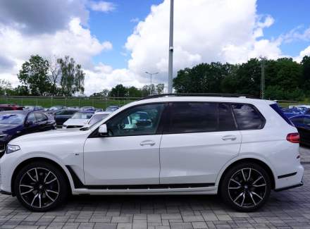 BMW - X7