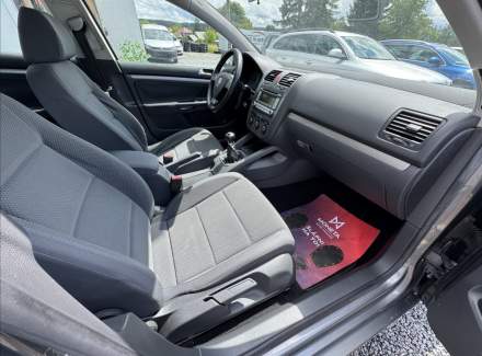 Volkswagen - Golf