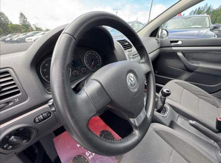Volkswagen - Golf