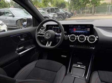 Mercedes-Benz - GLA
