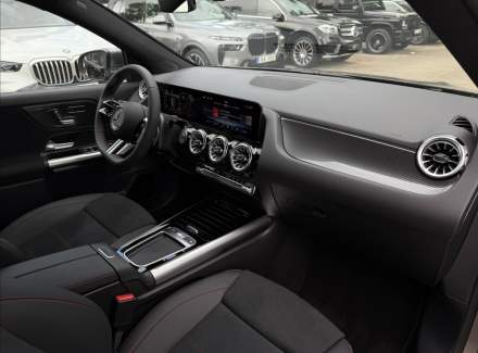 Mercedes-Benz - GLA