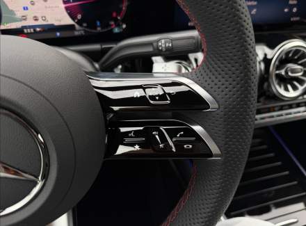 Mercedes-Benz - GLA