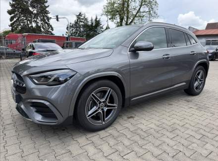 Mercedes-Benz - GLA