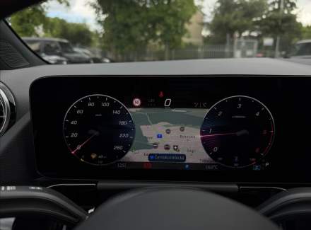 Mercedes-Benz - GLA