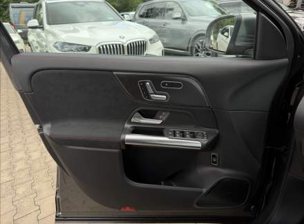 Mercedes-Benz - GLA