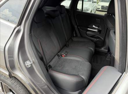 Mercedes-Benz - GLA