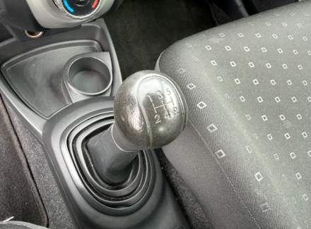 Toyota - Yaris 1.3 i VVT-i (87 Hp)