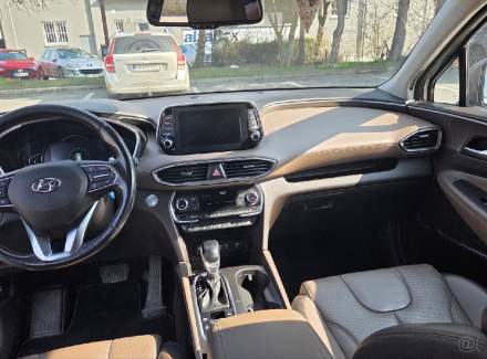 Hyundai - Santa FE