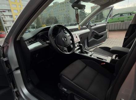 Volkswagen - Passat