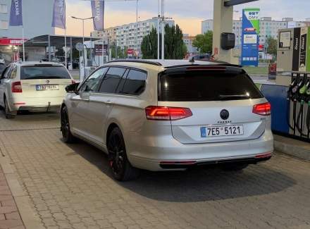 Volkswagen - Passat