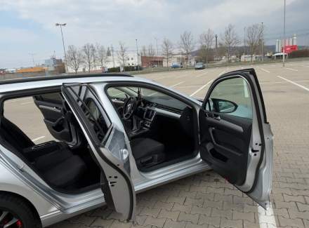 Volkswagen - Passat