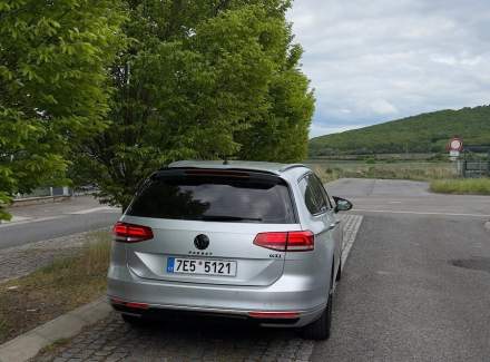 Volkswagen - Passat