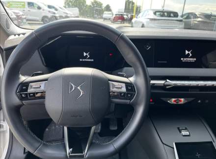 DS Automobiles - DS4
