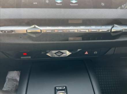 DS Automobiles - DS4
