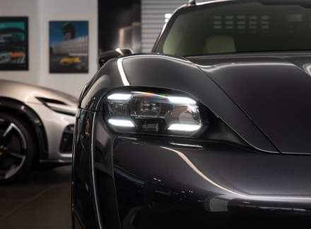 Porsche - Taycan
