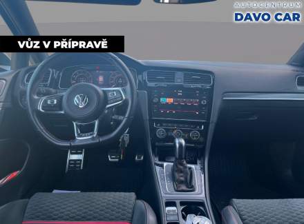 Volkswagen - Golf