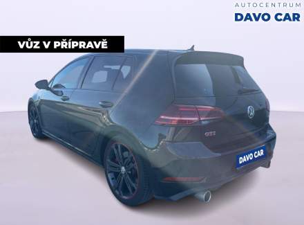 Volkswagen - Golf