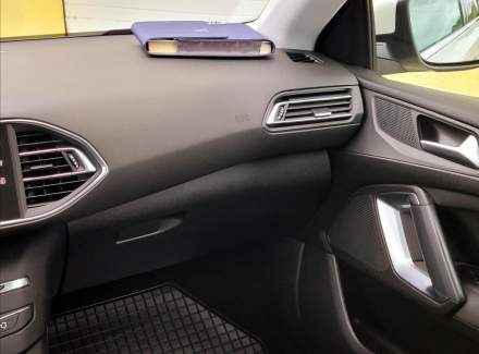 Peugeot - 308