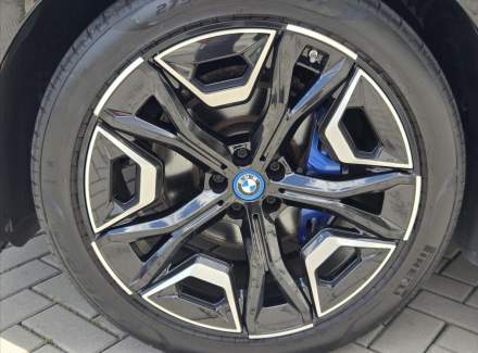 BMW - iX