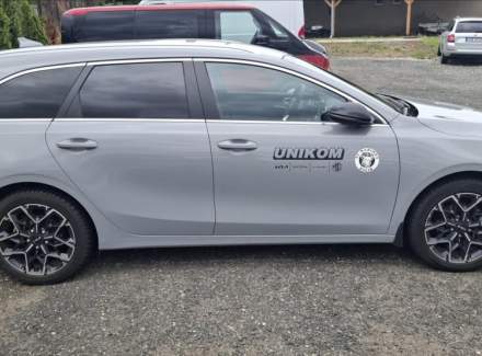 Kia - Cee'd