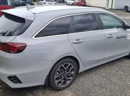 Kia - Cee'd