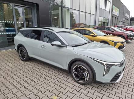 Kia - K4