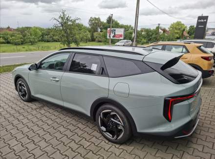 Kia - K4