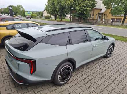 Kia - K4