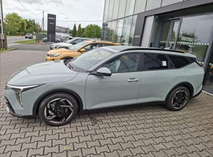 Kia - K4