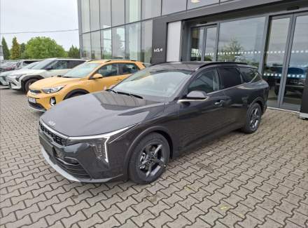 Kia - K4