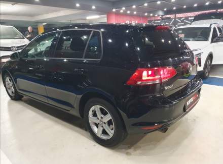 Volkswagen - Golf