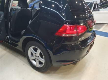 Volkswagen - Golf