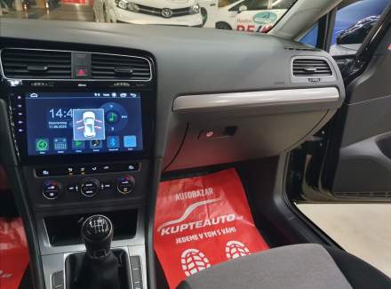 Volkswagen - Golf