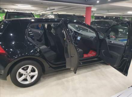 Volkswagen - Golf