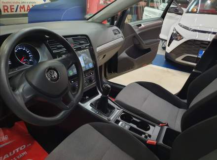 Volkswagen - Golf