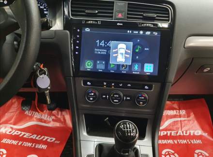 Volkswagen - Golf