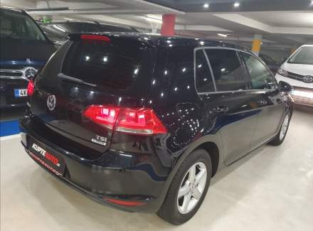 Volkswagen - Golf