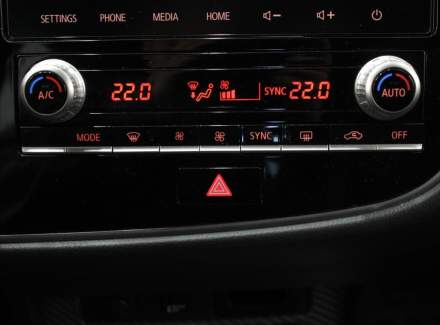 Mitsubishi - Outlander