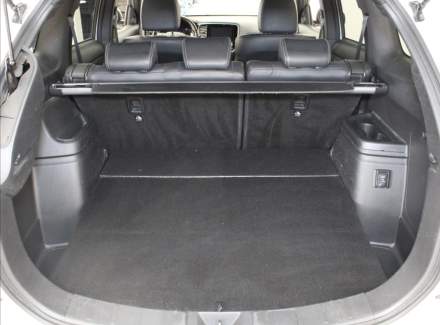 Mitsubishi - Outlander