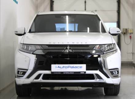 Mitsubishi - Outlander