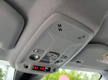 Peugeot - 208