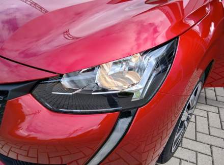 Peugeot - 208