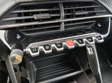 Peugeot - 208
