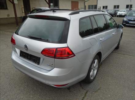 Volkswagen - Golf