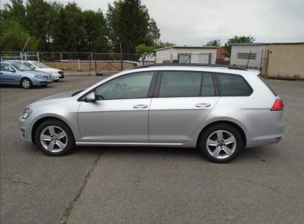 Volkswagen - Golf