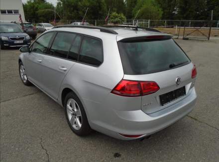 Volkswagen - Golf